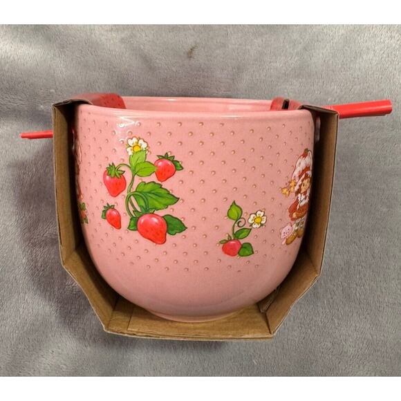 🔥Strawberry Shortcake Pink Ramen Noodle Bowl with a Spoon and Chopsticks BNWT🔥 - Picture 4 of 5